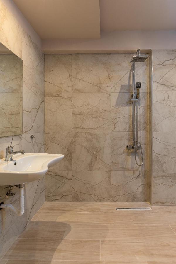 Makris Luxury Rooms Leptokarya  Exteriör bild